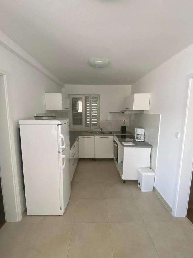 Ferienwohnung Genesis 4 Trogir Exterior foto